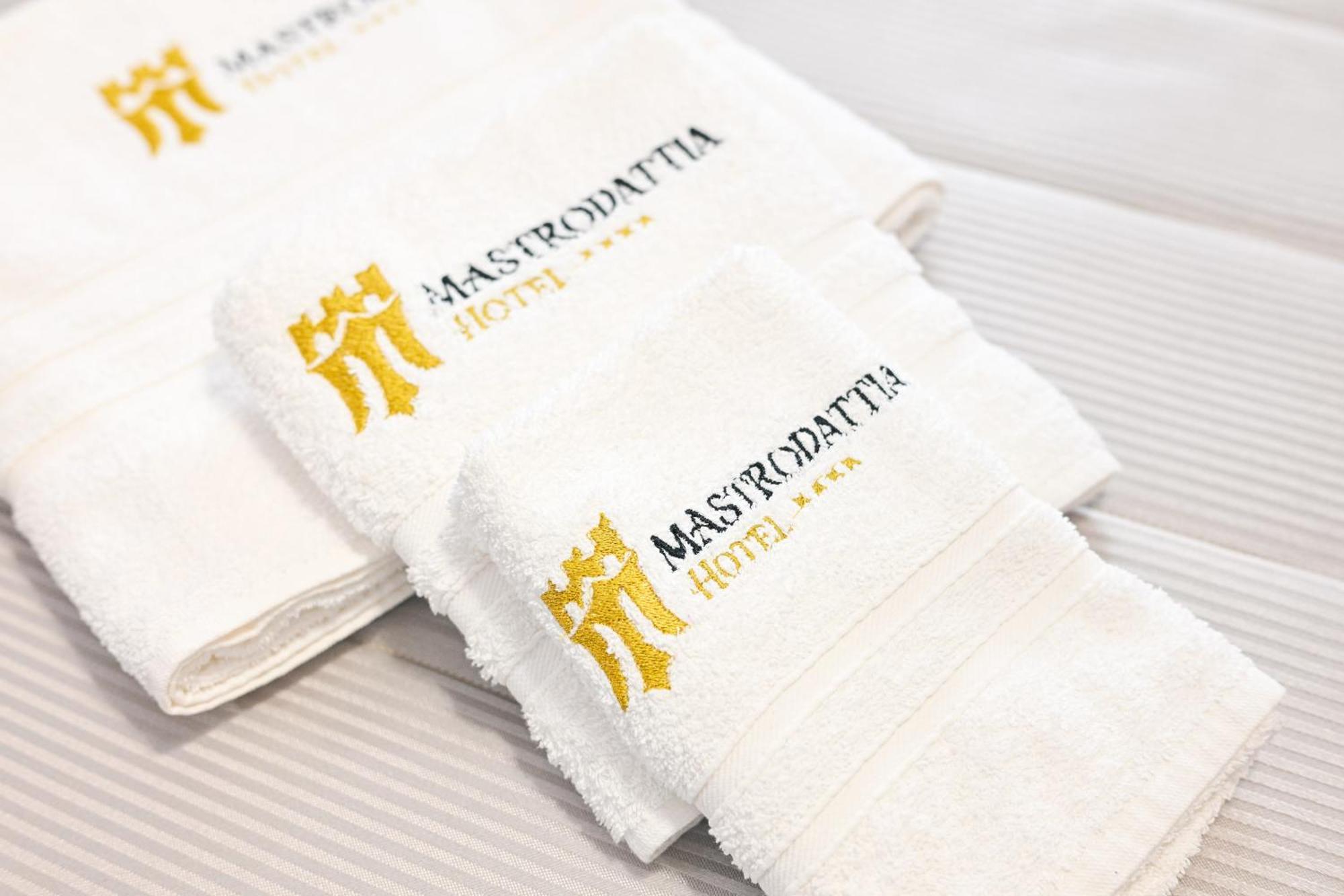 Hotel Mastrodattia เชลาโน ภายนอก รูปภาพ