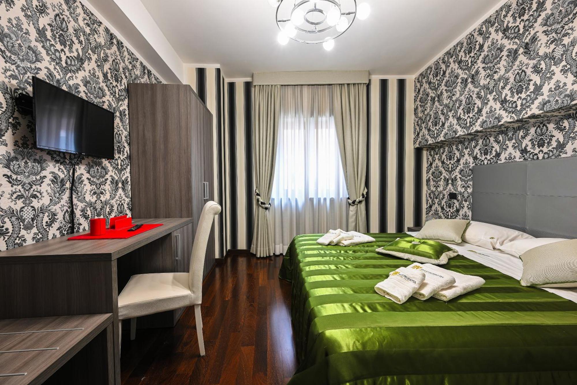 Hotel Mastrodattia เชลาโน ภายนอก รูปภาพ