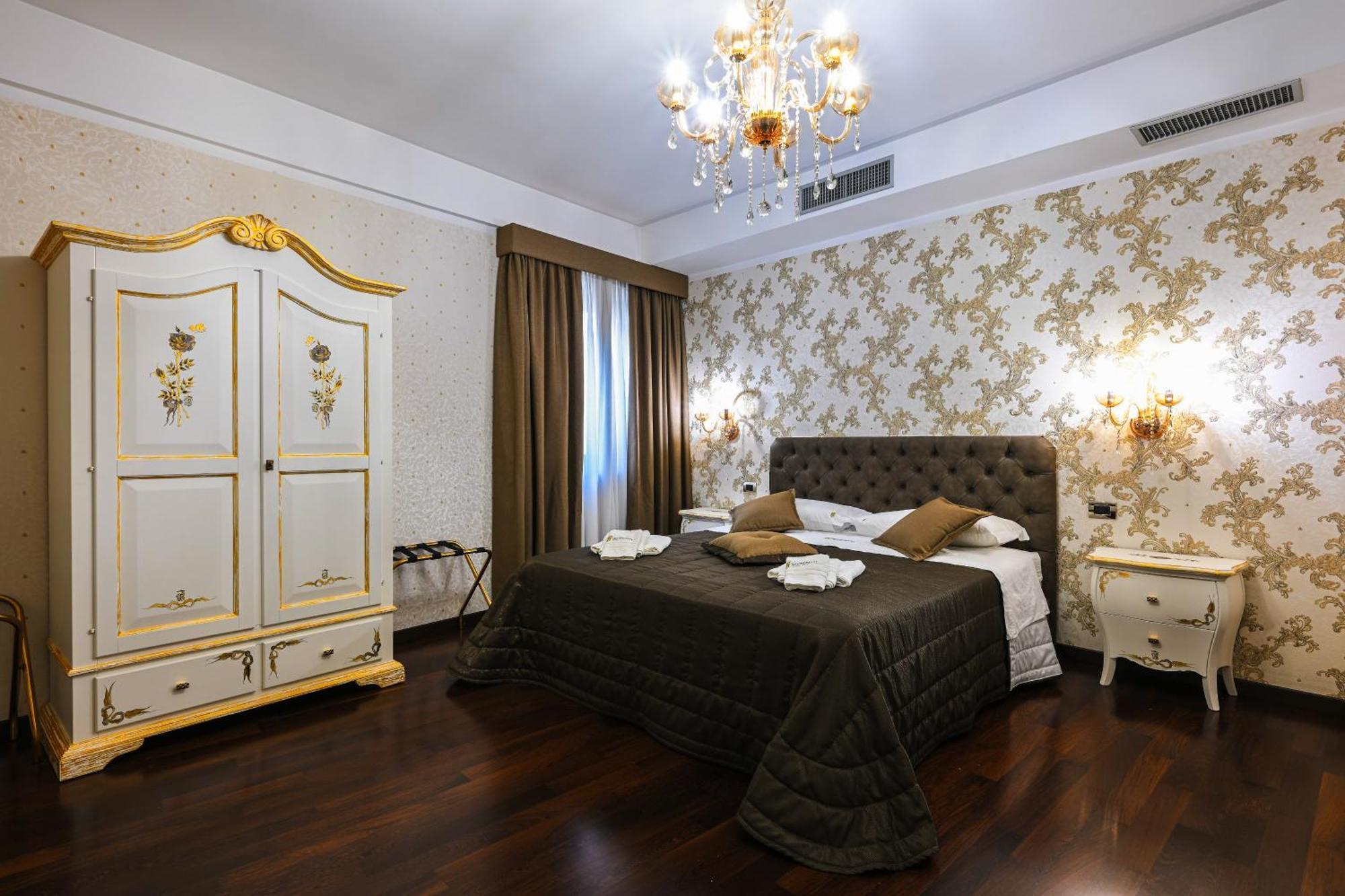 Hotel Mastrodattia เชลาโน ภายนอก รูปภาพ