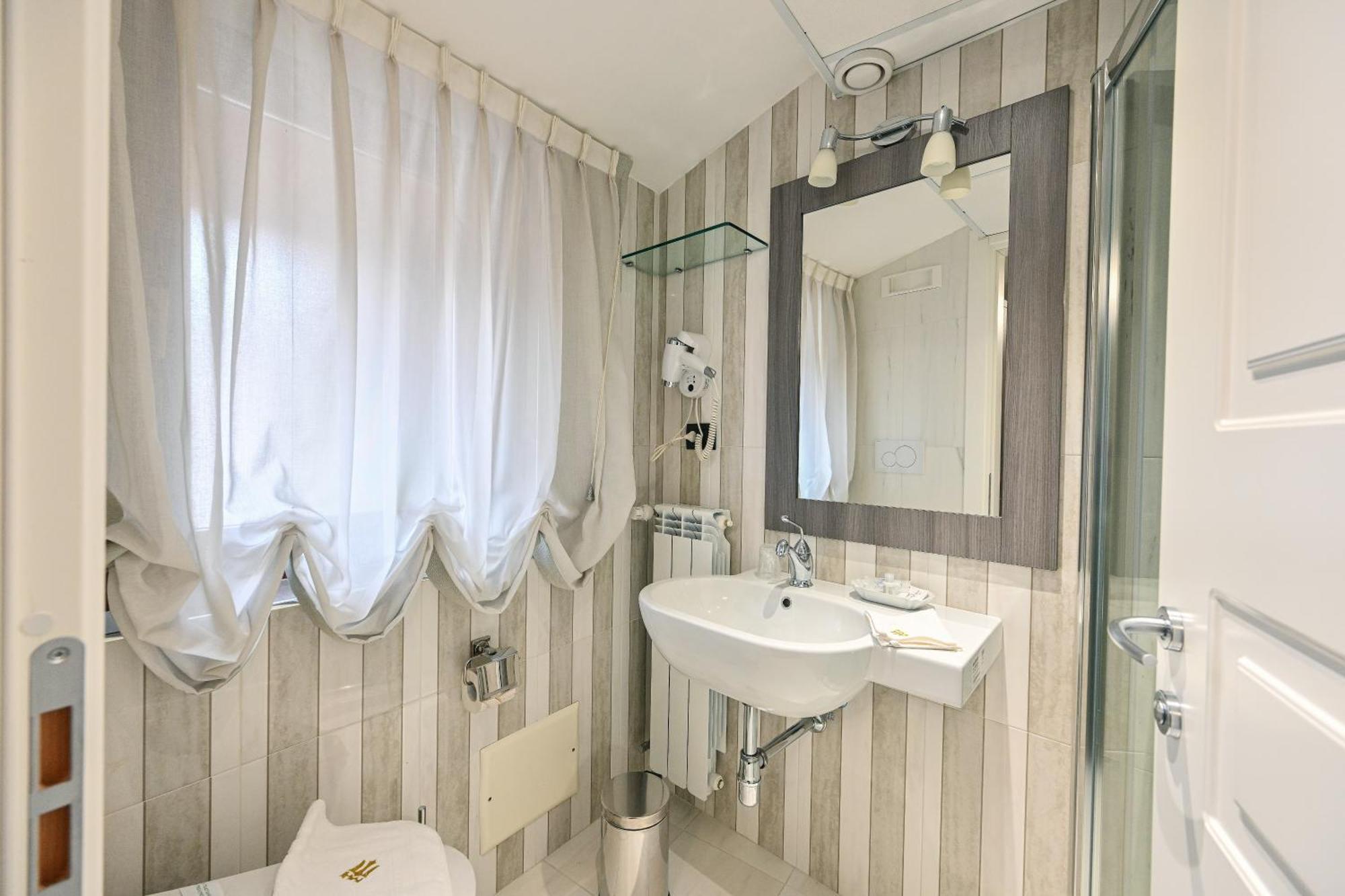 Hotel Mastrodattia เชลาโน ภายนอก รูปภาพ