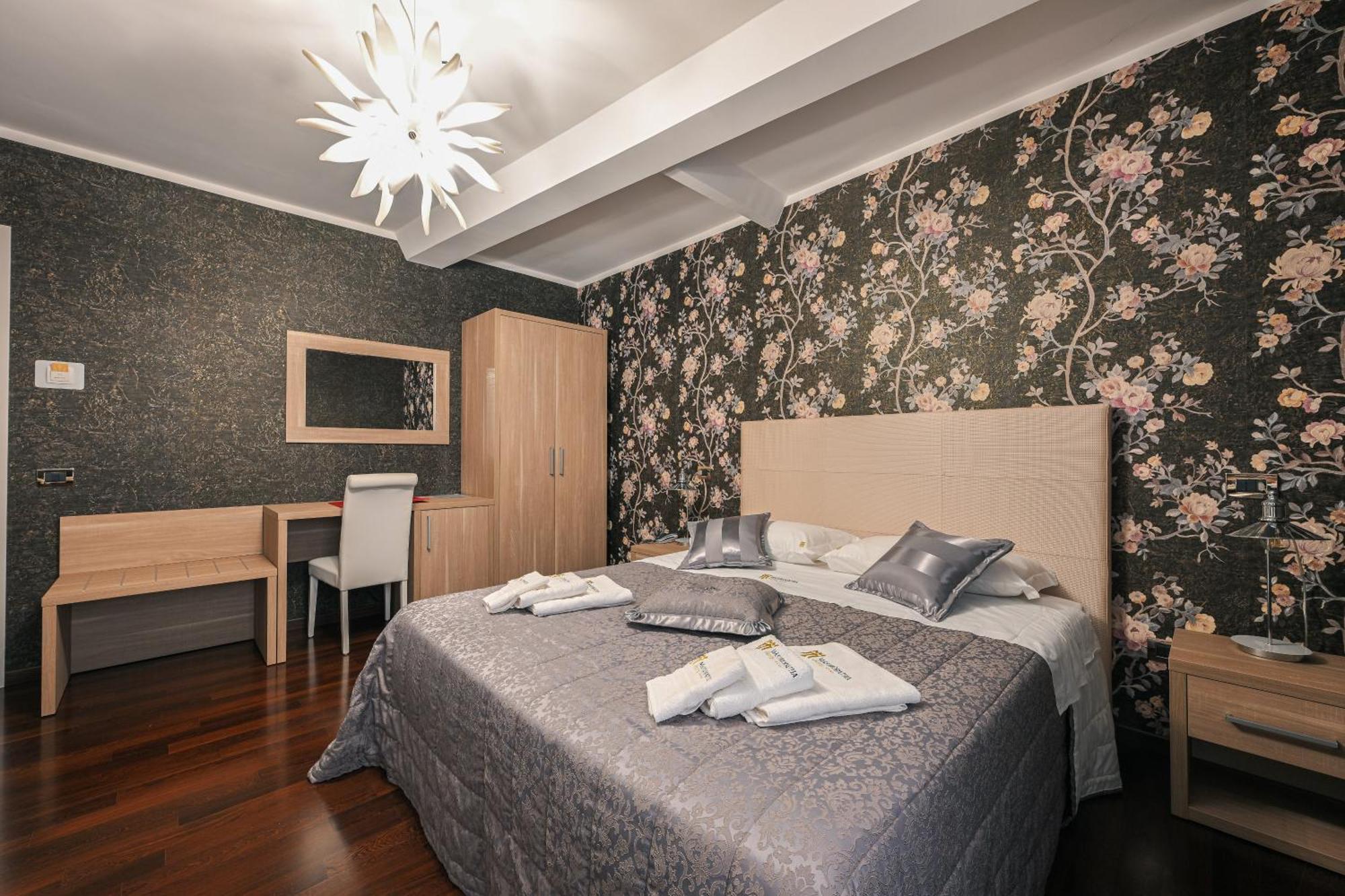 Hotel Mastrodattia เชลาโน ภายนอก รูปภาพ