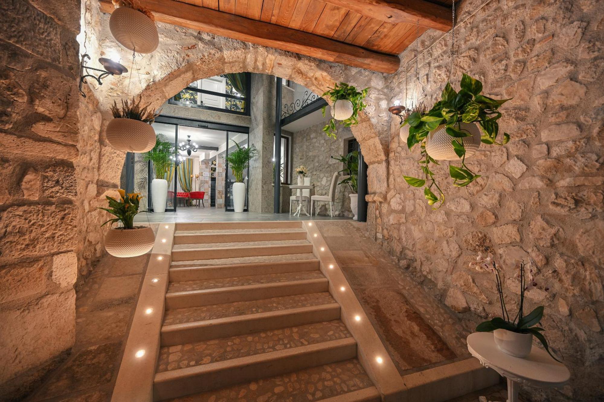 Hotel Mastrodattia เชลาโน ภายนอก รูปภาพ